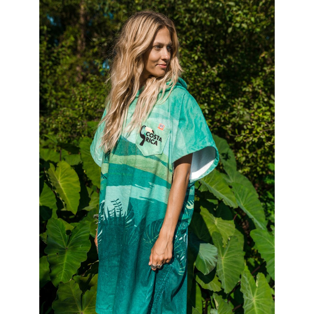 PONCHO AFTER DESTINATION COSTA RICA