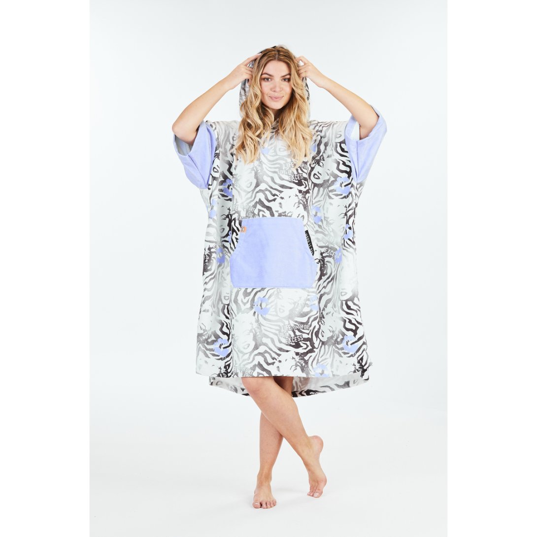 PONCHO AFTER PRO MODEL SERIES MAUD LECAR