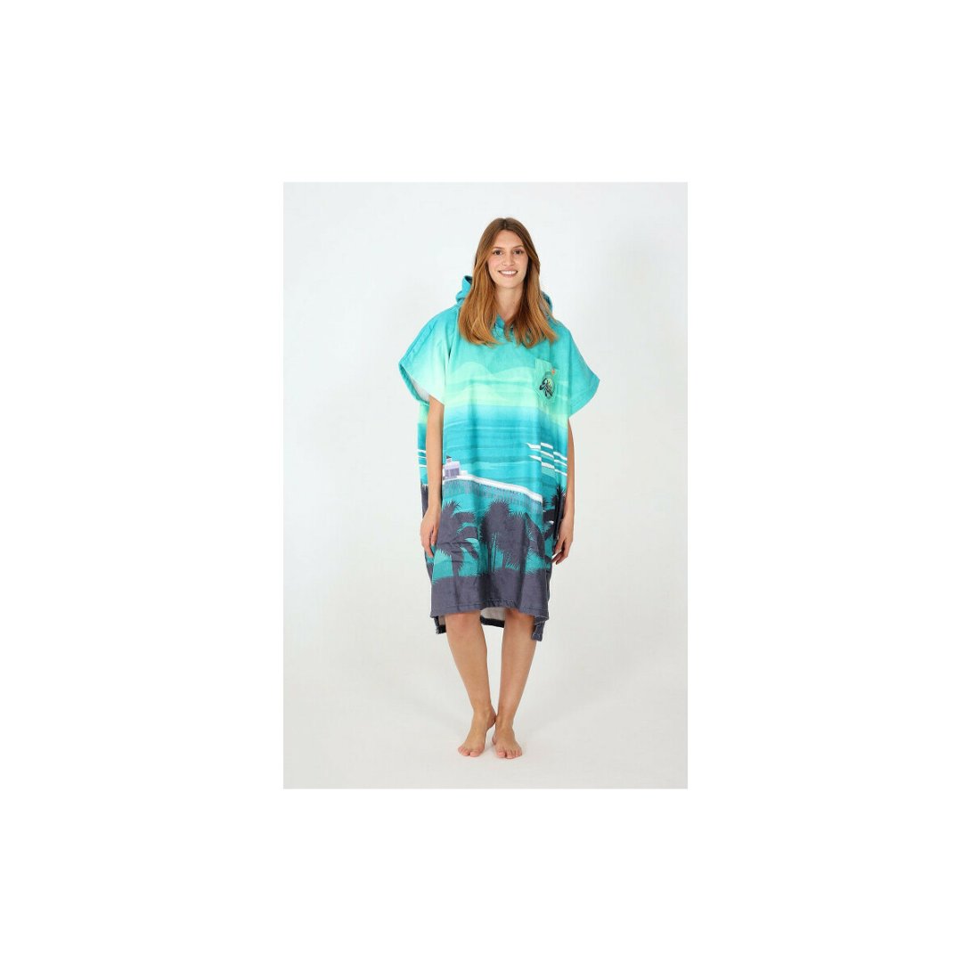 PONCHO AFTER DESTINATION MALIBU